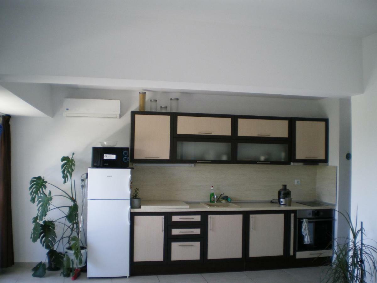 Park View Apartment Plovdiv With Parking Buitenkant foto